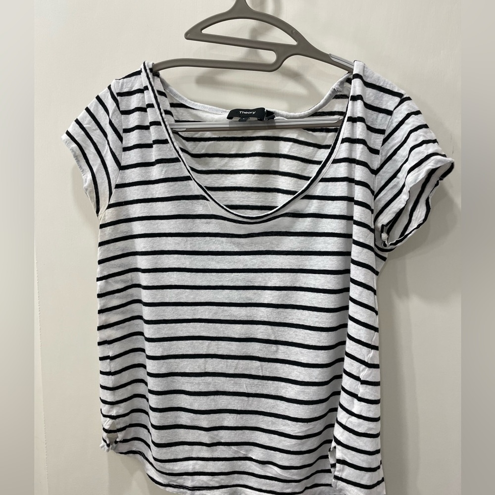 Theory White and black striped scoop neck tee. Size large